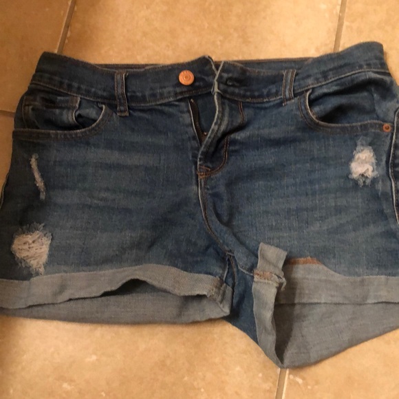 2 pair of boyfriend shorts - Picture 3 of 3